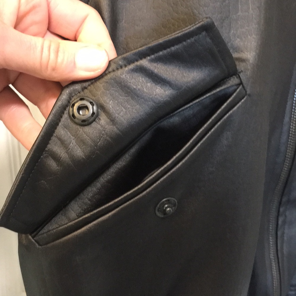 Calvin Rucker vest - Picture 3 of 9